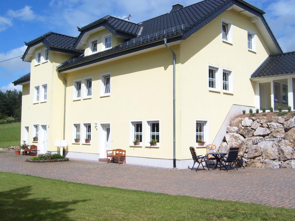 Ferienwohnung Mastiaux Mirbach Exterior foto